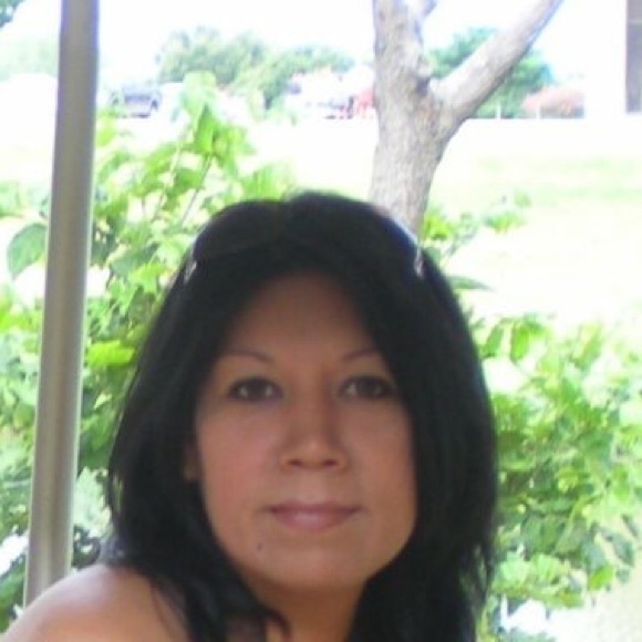 Meet your Posher, Andrea - Picture 1 of 1